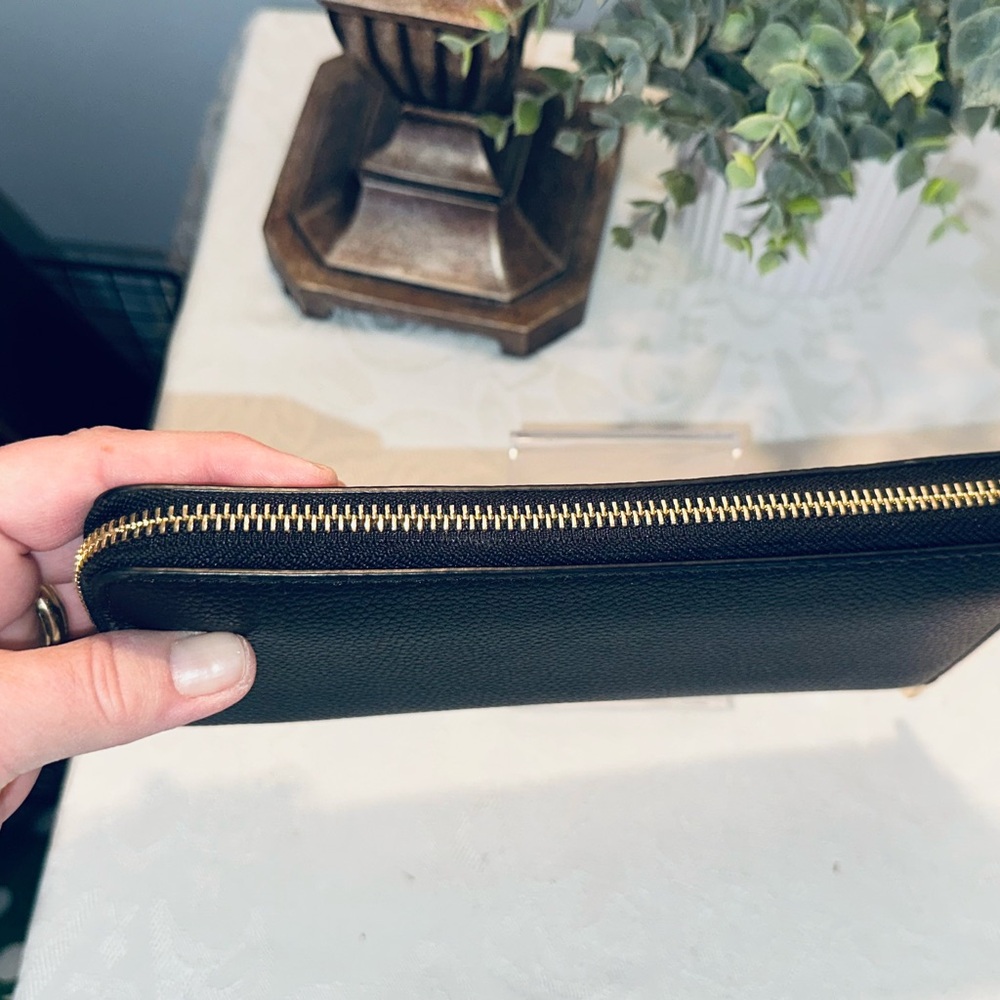 Michael Kors Jet Set Travel Continental Zip-Around Wallet - Black - Like NEW - Picture 4 of 7
